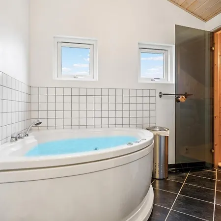 In With Sauna *
